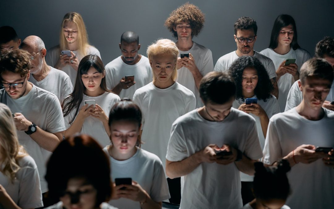 people using their smartphones
